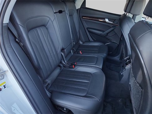 Used 2018 Audi Q5 2.0T Premium image 31