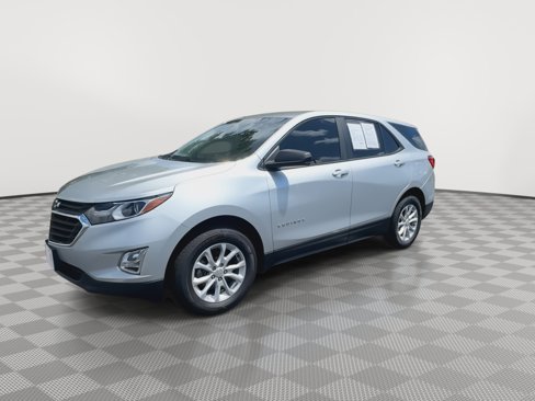Used 2021 Chevrolet Equinox LS image 4