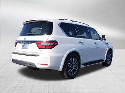 Used 2023 Nissan Armada SL w/ Captain's Chairs Package image 3