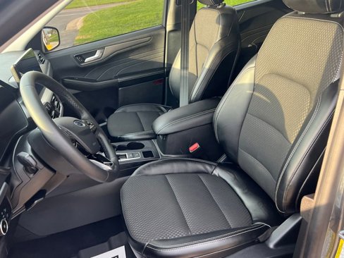 Used 2024 Ford Escape SE image 23