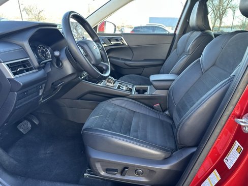 Used 2023 Mitsubishi Outlander SE image 14