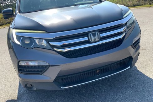 Used 2017 Honda Pilot Touring image 32