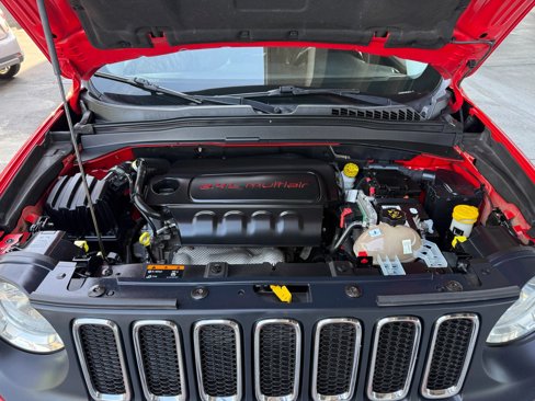 Used 2016 Jeep Renegade Latitude w/ Popular Equipment Group image 28