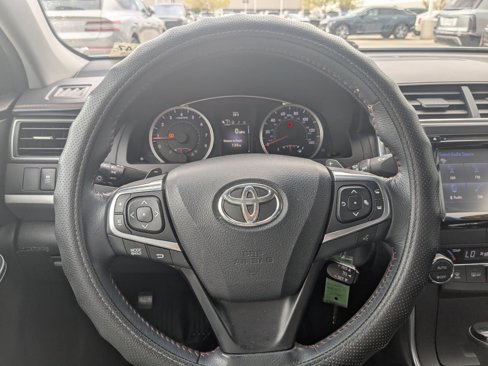 Used 2015 Toyota Camry XSE image 14