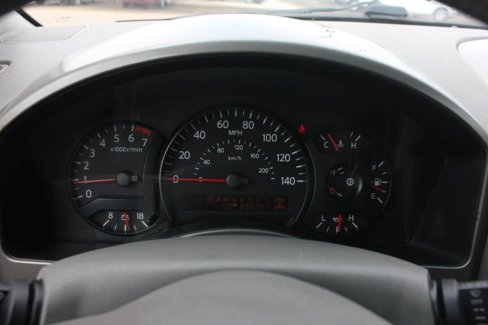 Used 2004 Nissan Armada LE w/ (SR2) Sunroof Pkg (LE) image 12