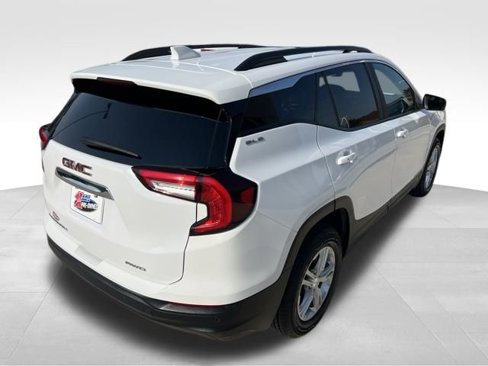 Used 2023 GMC Terrain SLE w/ Driver Convenience Package image 8