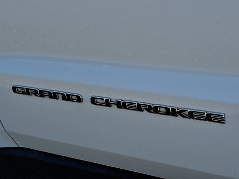 Used 2019 Jeep Grand Cherokee Limited w/ Luxury Group II image 31