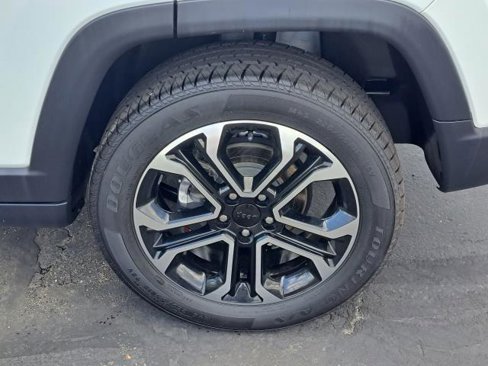 Used 2022 Jeep Compass Limited image 26