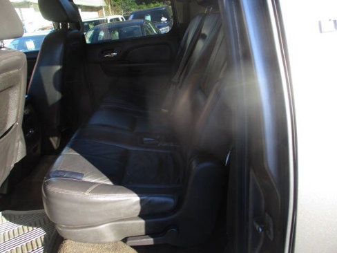 Used 2008 Chevrolet Suburban LT w/ LT Preferred Equipment Group image 7