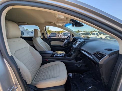 Certified 2020 Ford Edge SE image 10