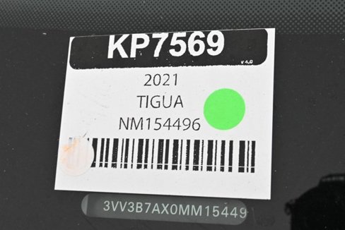 Certified 2021 Volkswagen Tiguan SE R-Line image 31