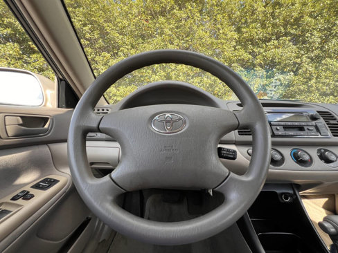 Used 2004 Toyota Camry LE image 18