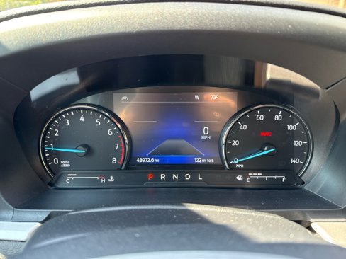Used 2022 Ford Explorer XLT w/ Equipment Group 202A image 9