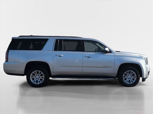 Used 2018 GMC Yukon XL SLT w/ Open Road Package image 3