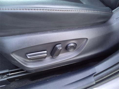 Used 2020 Toyota Camry XLE image 16