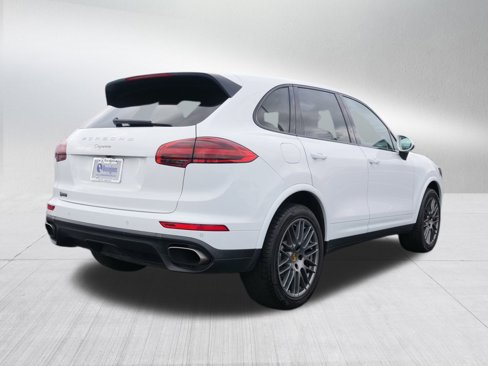 Used 2018 Porsche Cayenne Platinum Edition w/ Premium Package image 3