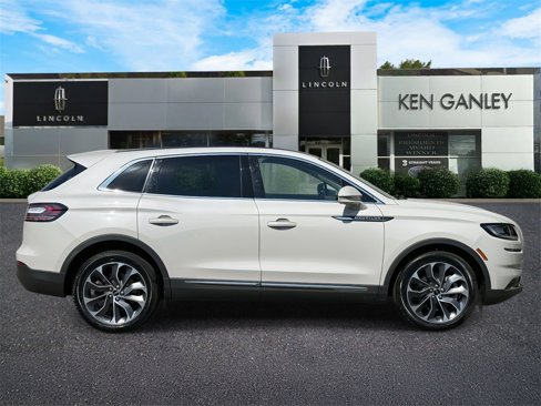 Used 2022 Lincoln Nautilus Reserve image 2