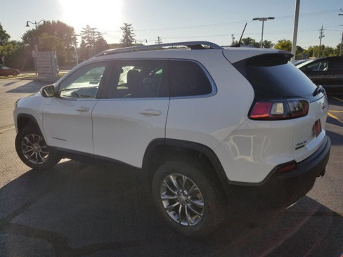 Certified 2021 Jeep Cherokee Latitude Lux w/ Sun & Sound Group image 5