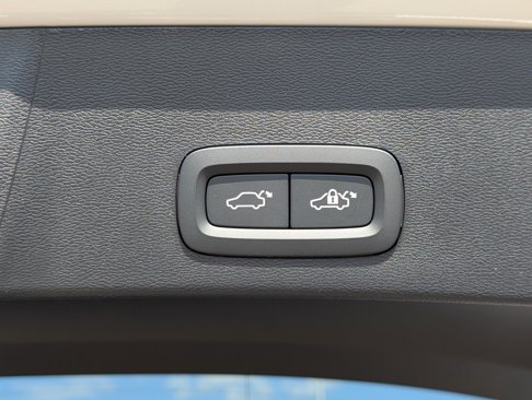 New 2026 Volvo XC40 B4 Plus w/ Protection Package Premier image 10