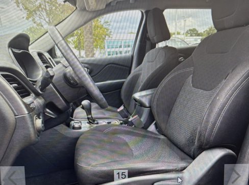 Used 2019 Jeep Cherokee Latitude w/ Cold Weather Group image 16