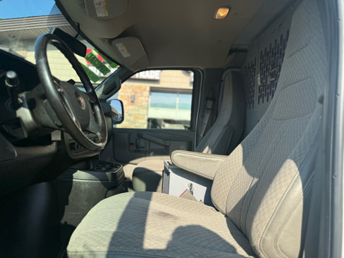 Used 2018 Chevrolet Express 3500 w/ Driver Convenience Package image 13