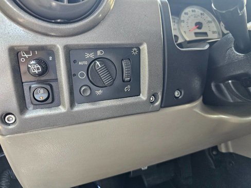 Used 2003 HUMMER H2 w/ Preferred Equipment Group image 13