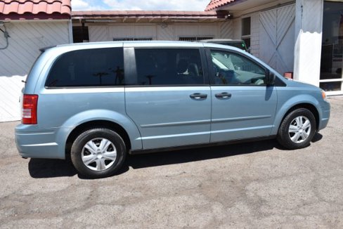 Used 2008 Chrysler Town & Country LX image 7