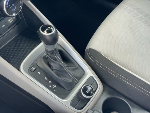Used 2022 Hyundai Venue SEL image 18