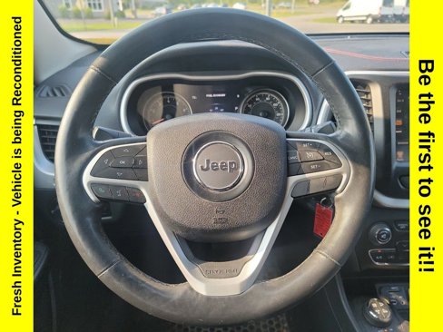 Used 2015 Jeep Cherokee Trailhawk w/ Cold Weather Group image 14