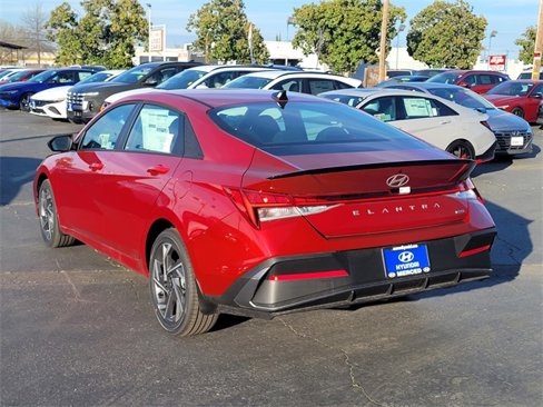 New 2025 Hyundai Elantra SEL image 7