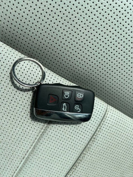 Used 2016 Land Rover Discovery Sport HSE image 16