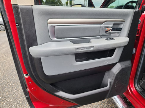 Used 2014 RAM 1500 Big Horn image 31
