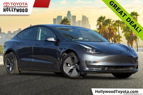 Used 2021 Tesla Model 3 Standard Range Plus image 1