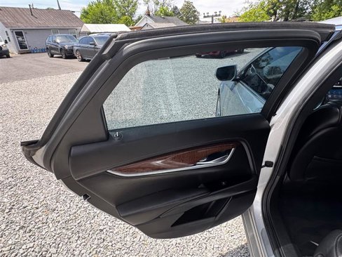 Used 2013 Cadillac XTS Luxury image 25