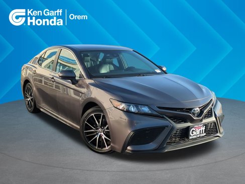 Used 2021 Toyota Camry SE image 1