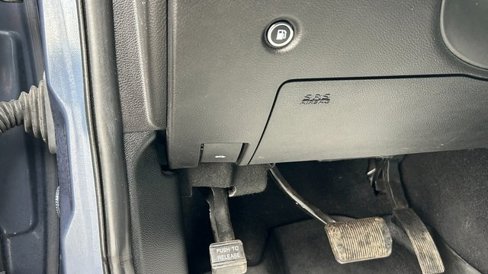 Used 2020 Dodge Durango SXT image 28