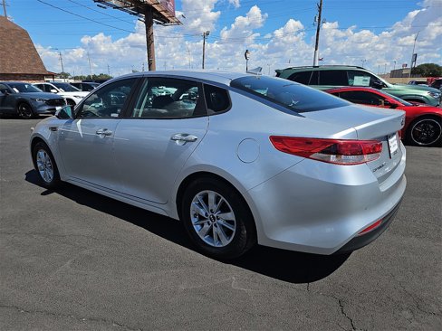Used 2018 Kia Optima LX image 4