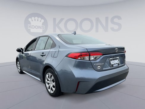 Used 2022 Toyota Corolla LE image 4