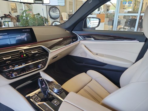 Used 2019 BMW 530i xDrive image 18