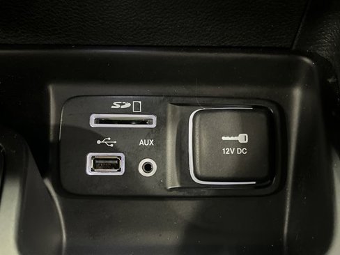 Used 2018 Jeep Cherokee Latitude Plus image 22