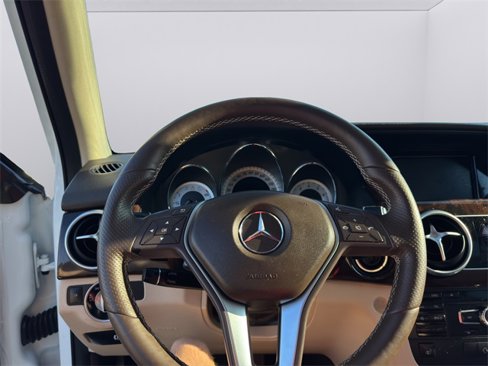 Used 2015 Mercedes-Benz GLK 350 4MATIC image 10