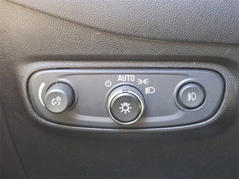 Used 2021 Chevrolet Equinox LT image 27