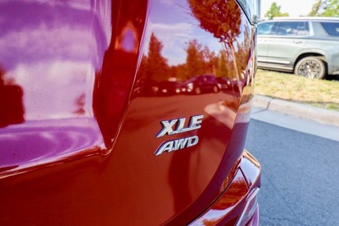 Used 2018 Toyota RAV4 XLE image 24
