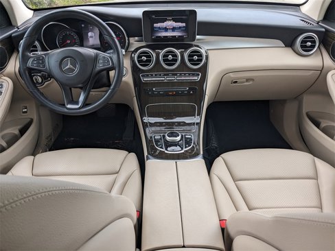 Used 2019 Mercedes-Benz GLC 300 image 4