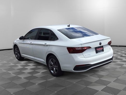 Used 2022 Volkswagen Jetta SE image 5