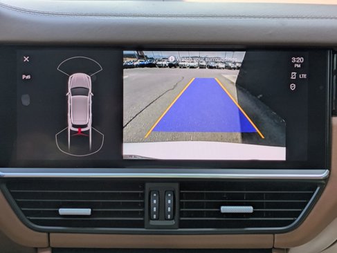 Certified 2023 Porsche Cayenne Platinum Edition image 19