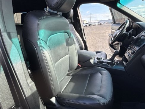 Used 2016 Ford Explorer XLT w/ Equipment Group 202A image 27