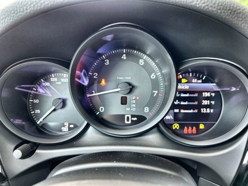 New 2026 Porsche Macan image 19