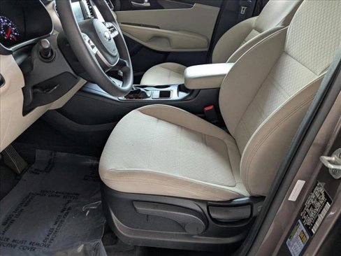 Used 2019 Kia Sorento LX image 15