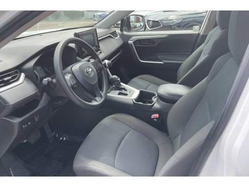 Used 2022 Toyota RAV4 LE image 9